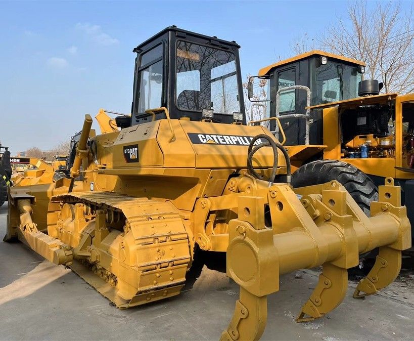 ব্যবহৃত CAT Caterpillar D7G ক্রলার ট্র্যাক্টর বুলডোজার ব্লেড এবং রিপার সহ ভাল অবস্থায়