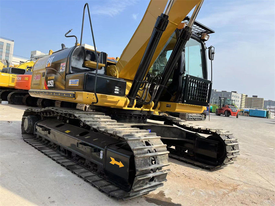 CAT 325DL হাইড্রোলিক এক্সক্যাভেটর জাপান তৈরি C7 ইঞ্জিন 1.4m3 বালতি ক্ষমতা সঙ্গে।