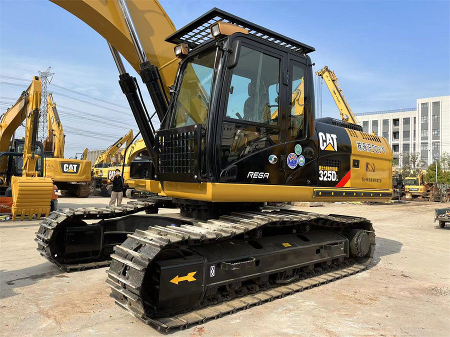 CAT 325DL হাইড্রোলিক এক্সক্যাভেটর জাপান তৈরি C7 ইঞ্জিন 1.4m3 বালতি ক্ষমতা সঙ্গে।