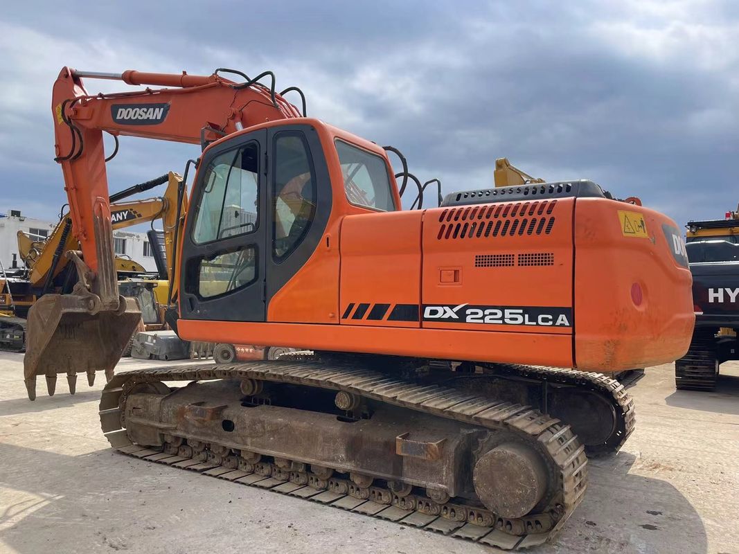 আপনার নিখুঁত ম্যাচ খুঁজুন ব্যবহৃত Doosan DX225LCA 22 টন Excavator চমৎকার অবস্থায়