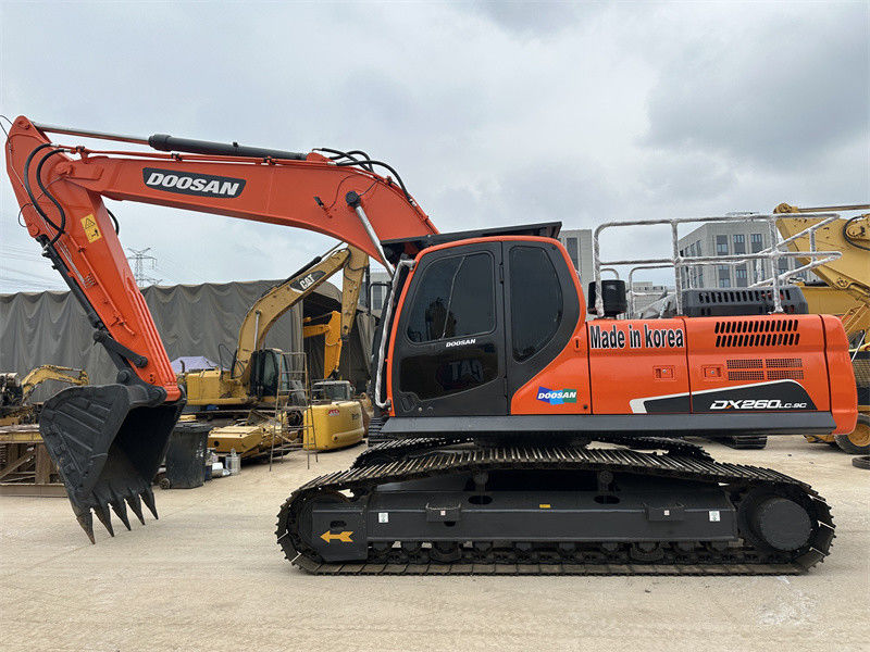 180 KW ইঞ্জিন শক্তি Doosan DX260 1.2 M3 বালতি ধারণক্ষমতা সঙ্গে ব্যবহৃত খননকারী