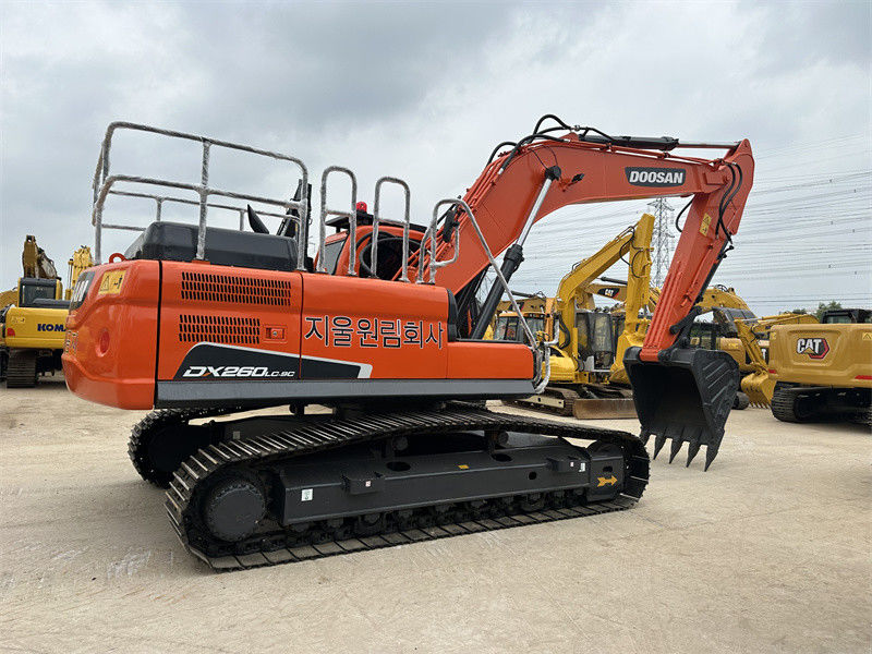 180 KW ইঞ্জিন শক্তি Doosan DX260 1.2 M3 বালতি ধারণক্ষমতা সঙ্গে ব্যবহৃত খননকারী