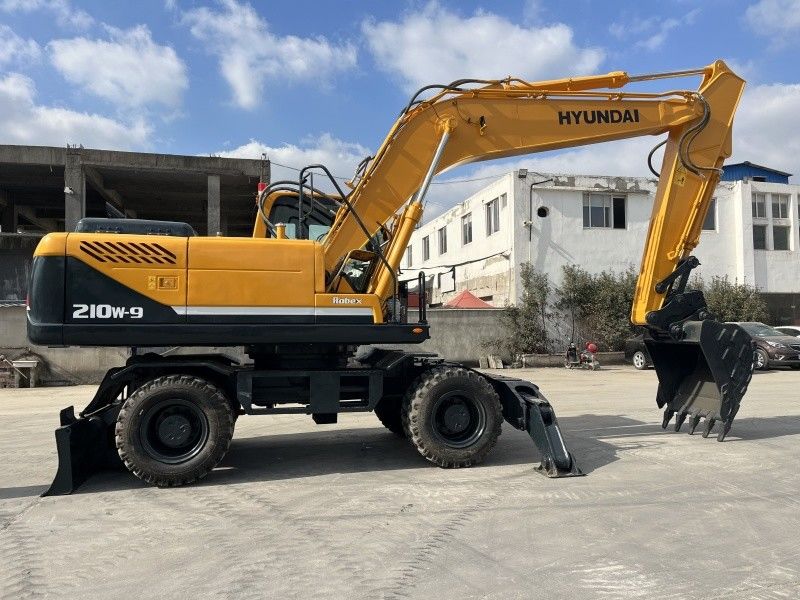 হুইন্ডাই 210W-9 হুইল এক্সক্যাভেটর 21 টন মাঝারি আকারের ব্যবহৃত এক্সক্যাভেটর