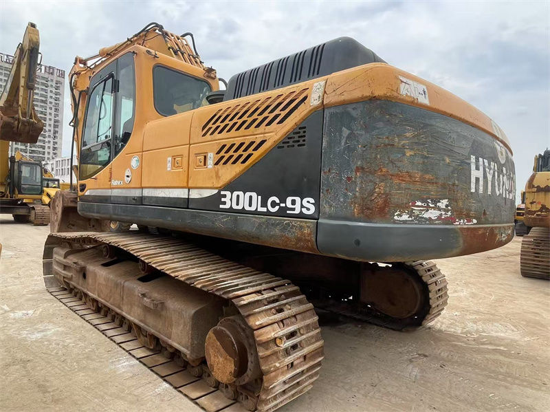 বিক্রয়ের জন্য ব্যবহৃত Hyundai R300LC-9S খননকারী, ভালোভাবে রক্ষণাবেক্ষণ করা হয়েছে, কাজ করার জন্য প্রস্তুত