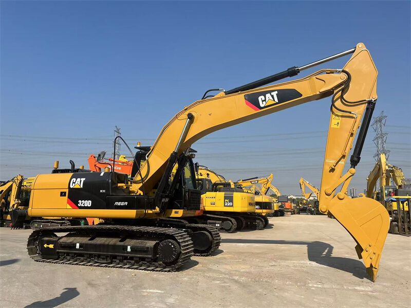 Caterpillar C6.4 ইঞ্জিন এবং 1.2m3 ভারী দায়িত্ব নির্মাণের জন্য বালতি ক্ষমতা সঙ্গে ব্যবহৃত Caterpillar 320D Excavator