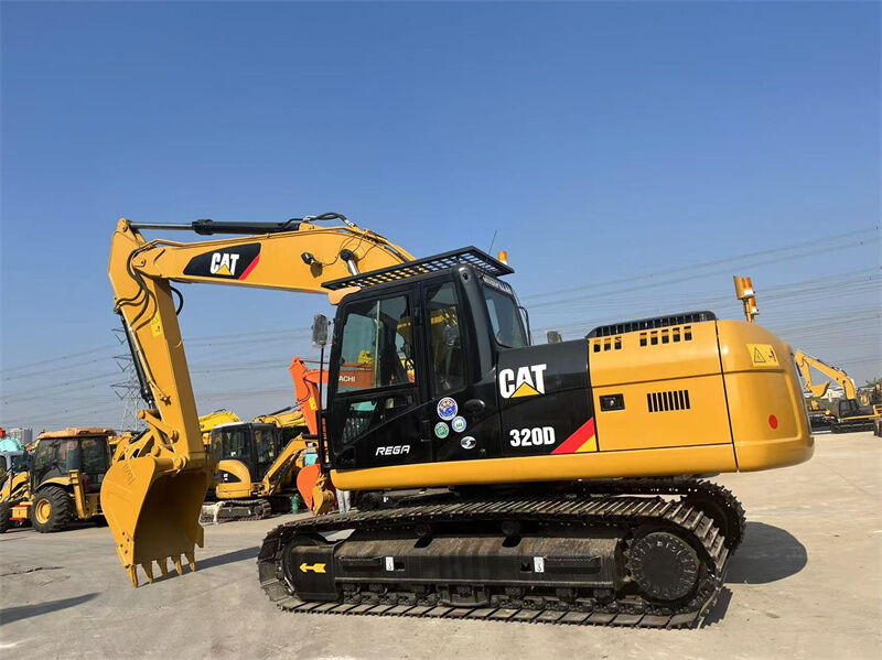 Caterpillar C6.4 ইঞ্জিন এবং 1.2m3 ভারী দায়িত্ব নির্মাণের জন্য বালতি ক্ষমতা সঙ্গে ব্যবহৃত Caterpillar 320D Excavator