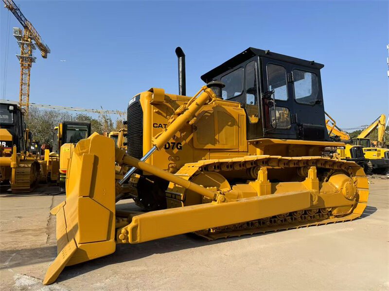 মূল ব্যবহৃত CAT D7G বুলডোজার 3306 ইঞ্জিন, 20230 কেজি অপারেশন ওজন এবং স্ট্রেইট টিল্ট ব্লেড সহ